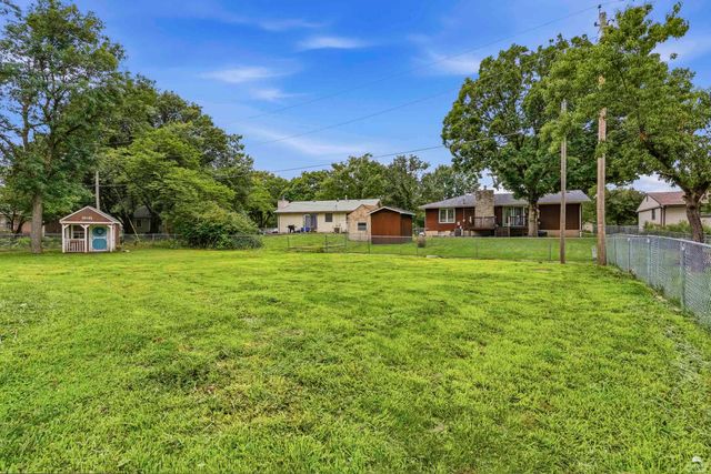 3018 James Avenue, Manhattan, KS 66502