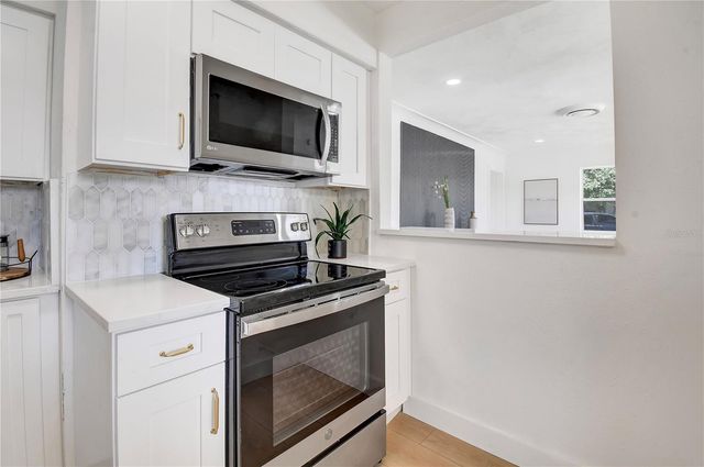 746 38TH AVENUE S, St Petersburg, FL 33705