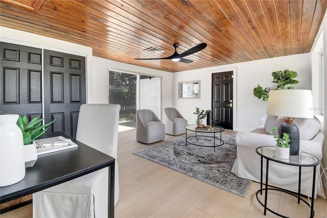 746 38TH AVENUE S, St Petersburg, FL 33705