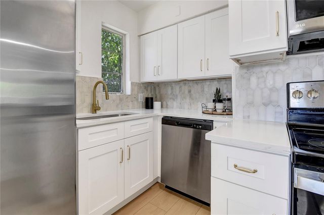 746 38TH AVENUE S, St Petersburg, FL 33705