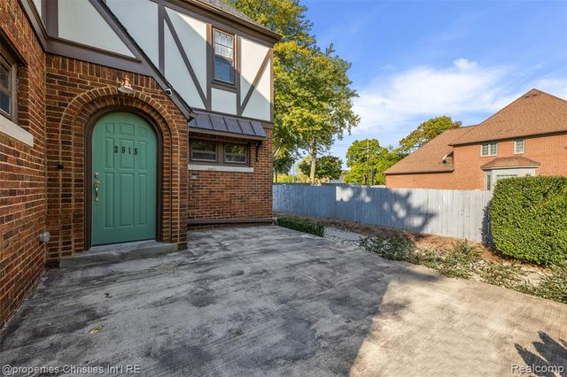 2915 Seminole Street, Detroit, MI 48214