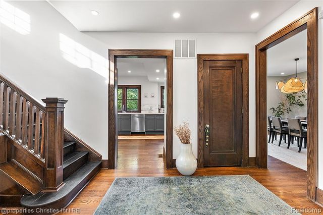 2915 Seminole Street, Detroit, MI 48214