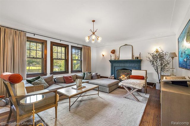 2915 Seminole Street, Detroit, MI 48214