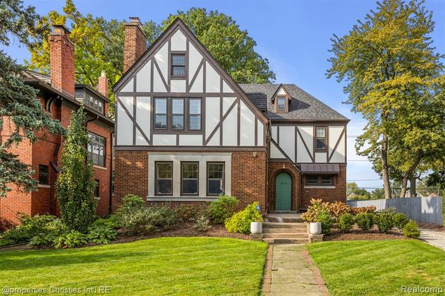 2915 Seminole Street, Detroit, MI 48214