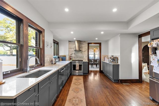 2915 Seminole Street, Detroit, MI 48214