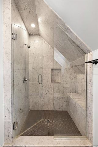 2915 Seminole Street, Detroit, MI 48214