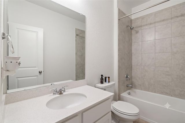 117 Wind Flower LN, Liberty Hill, TX 78642