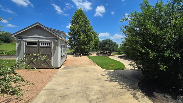 117 Wind Flower LN, Liberty Hill, TX 78642