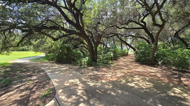 117 Wind Flower LN, Liberty Hill, TX 78642