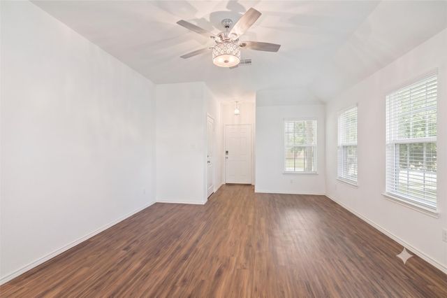 117 Wind Flower LN, Liberty Hill, TX 78642