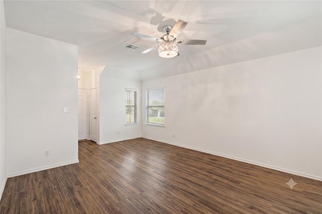 117 Wind Flower LN, Liberty Hill, TX 78642