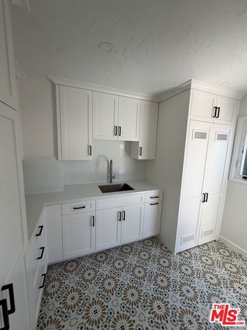 313 S Peck Drive, Beverly Hills, CA 90212