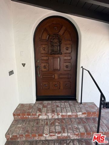 313 S Peck Drive, Beverly Hills, CA 90212