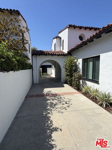 313 S Peck Drive, Beverly Hills, CA 90212
