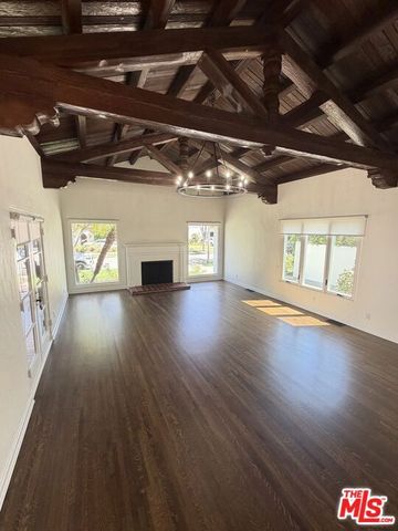 313 S Peck Drive, Beverly Hills, CA 90212