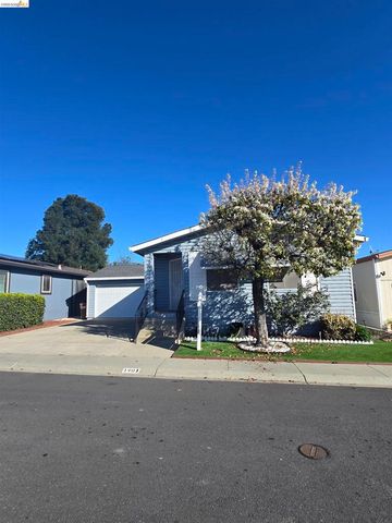1901 Geneva Ln, Antioch, CA 94509