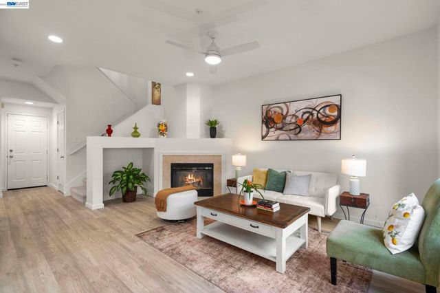 10706 Ian Ln, Dublin, CA 94568
