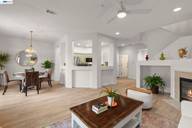 10706 Ian Ln, Dublin, CA 94568