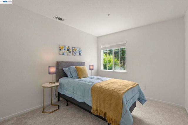10706 Ian Ln, Dublin, CA 94568