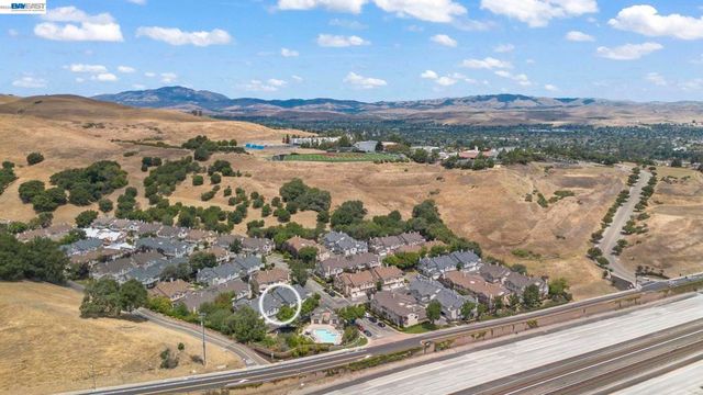 10706 Ian Ln, Dublin, CA 94568