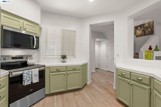 10706 Ian Ln, Dublin, CA 94568