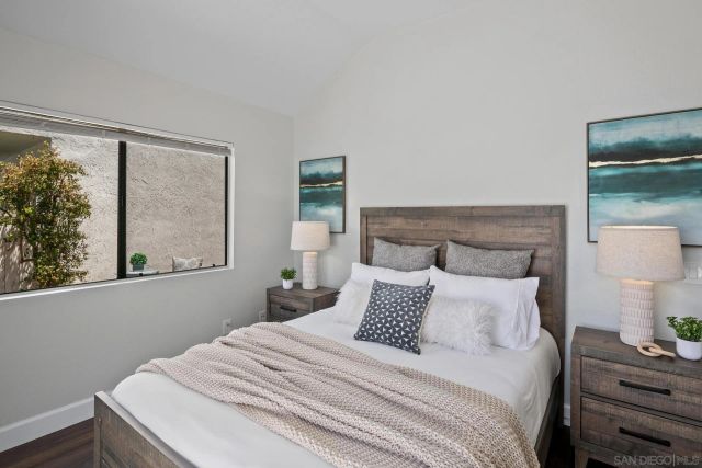 802 Spindrift Ln, Carlsbad, CA 92011