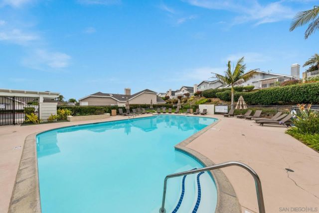 802 Spindrift Ln, Carlsbad, CA 92011