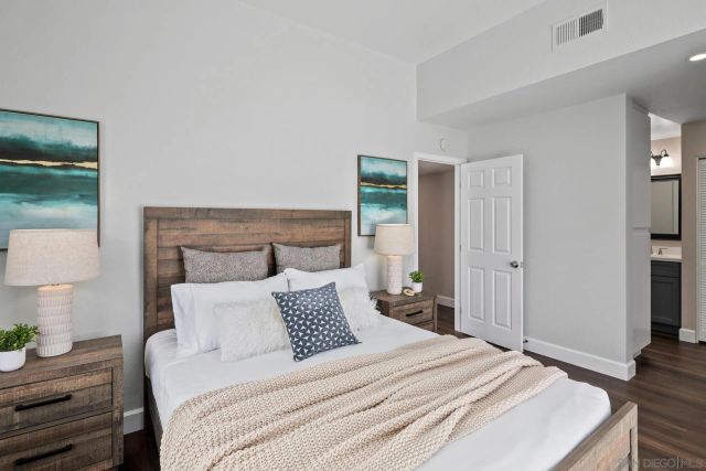 802 Spindrift Ln, Carlsbad, CA 92011