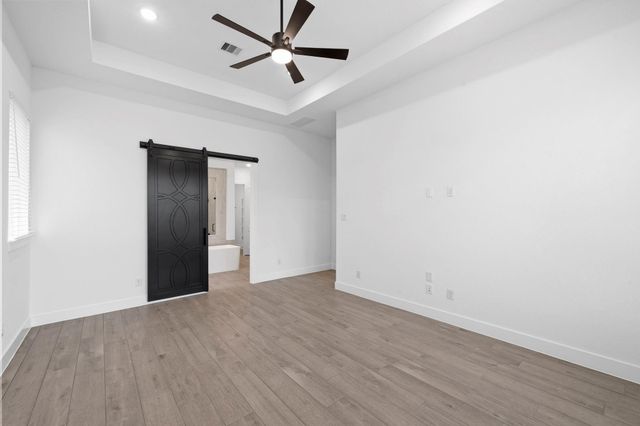 414 Lone Ranger Drive, Montgomery, TX 77316