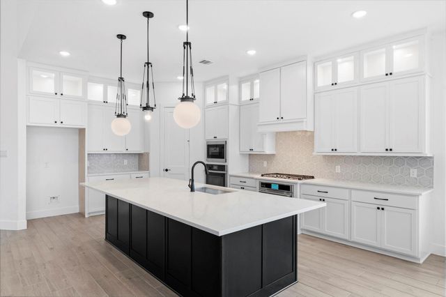 414 Lone Ranger Drive, Montgomery, TX 77316