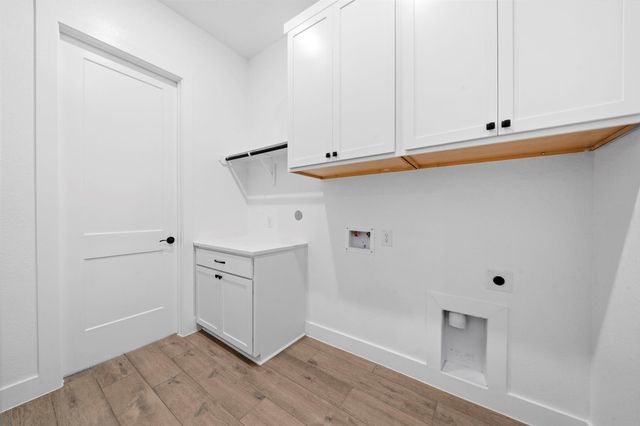 414 Lone Ranger Drive, Montgomery, TX 77316