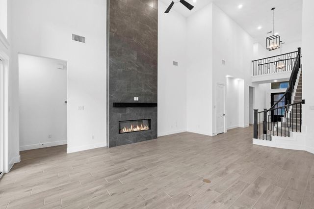 414 Lone Ranger Drive, Montgomery, TX 77316