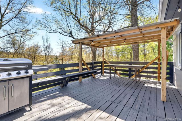 84 Blueberry Hill, Greenwood Lake, NY 10925