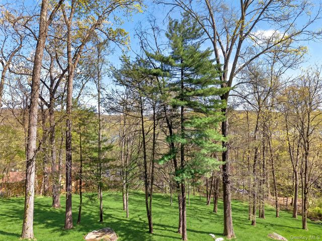 84 Blueberry Hill, Greenwood Lake, NY 10925