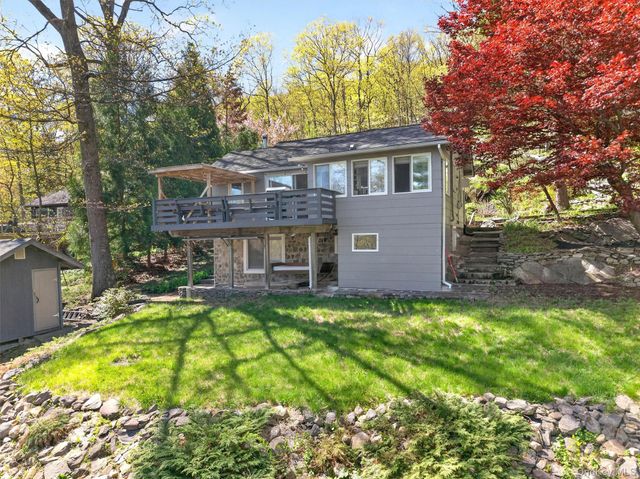 84 Blueberry Hill, Greenwood Lake, NY 10925