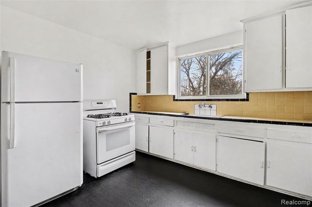 13364 Corbett Street, Detroit, MI 48213