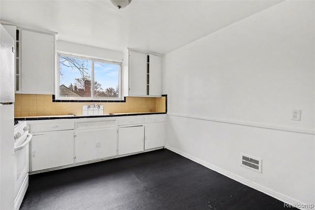 13364 Corbett Street, Detroit, MI 48213