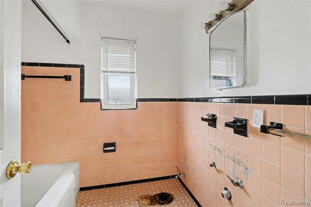 13364 Corbett Street, Detroit, MI 48213