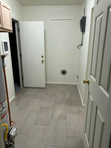 7902 Morrow Avenue NE, Albuquerque, NM 87110