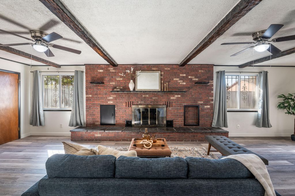 7902 Morrow Avenue NE, Albuquerque, NM 87110