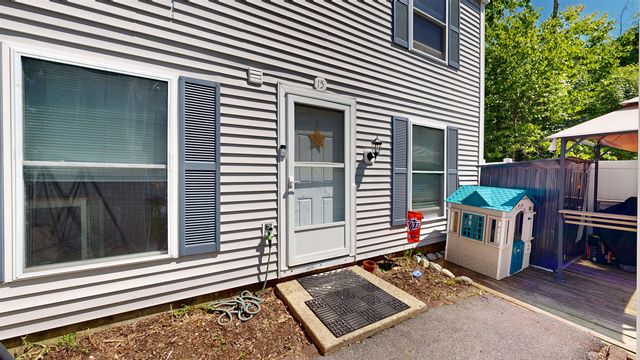 15 Hemlock Forest, Dover, NH 03801