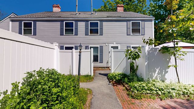 15 Hemlock Forest, Dover, NH 03801