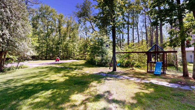 15 Hemlock Forest, Dover, NH 03801
