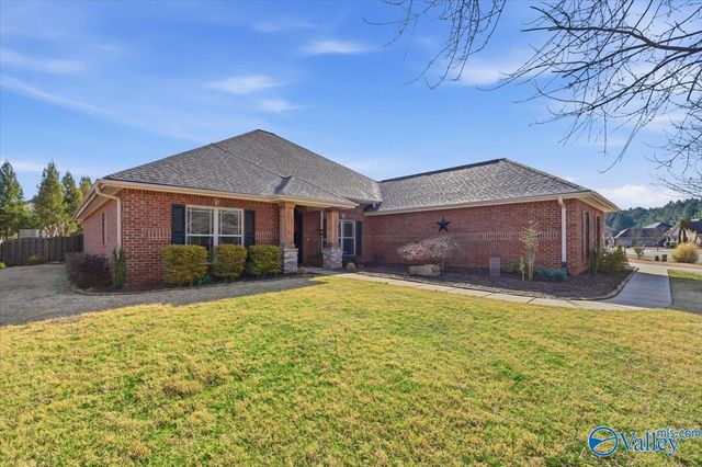 63 Walnut Cove Boulevard SW, Huntsville, AL 35824