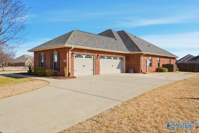 63 Walnut Cove Boulevard SW, Huntsville, AL 35824