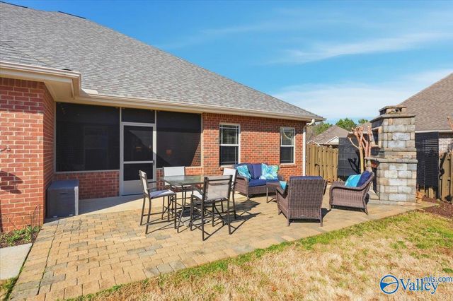 63 Walnut Cove Boulevard SW, Huntsville, AL 35824