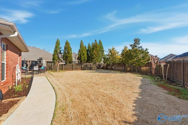 63 Walnut Cove Boulevard SW, Huntsville, AL 35824