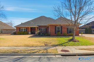 63 Walnut Cove Boulevard SW, Huntsville, AL 35824