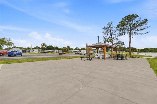 1798 FOX HILL DRIVE, Lakeland, FL 33810