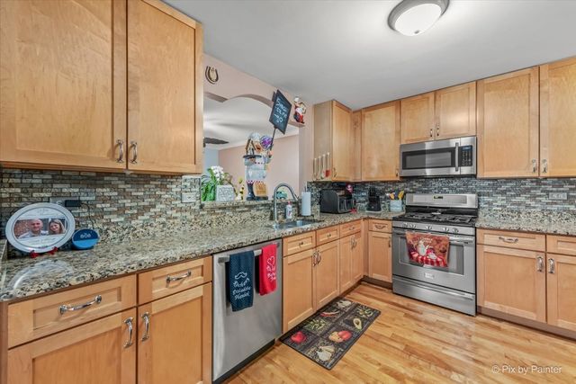 741 Wedgewood Circle, Lake In The Hills, IL 60156